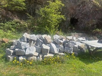 Prodej žulových kostek – přírodní kámen