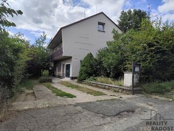 Prodej trojgeneračního domu, pozemek 1122 m2