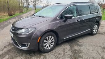Chrysler Pacifica Touring L