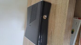 Xbox 360 + hry