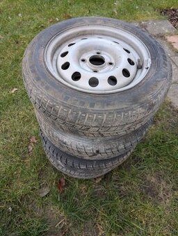 Prodám zimní pneu 175/65 R14 5.5mm 6Jx14