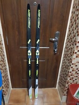 Prodám nové juniorské běžky FISCHER CROWN 147cm dlouhé.