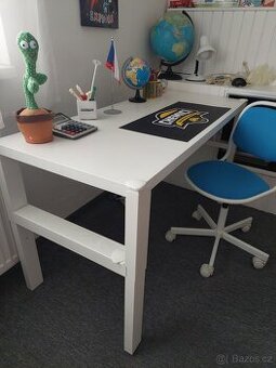 Velký psací stůl Ikea - rostoucí