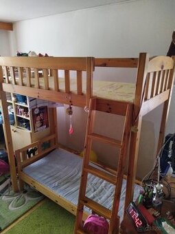 Dětská patrová postel z masivu