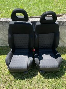 Hranaté polosport sedadla pro VW Golf 4 Variant / Bora