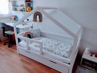 Domečková postel i s matrací