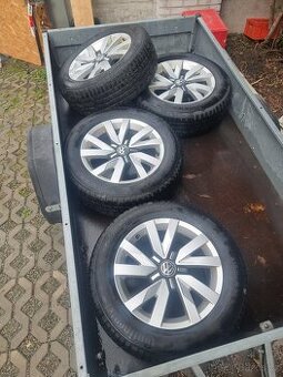 Zimni sada passat b8 215/60/16
