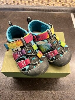 Sandálky Keen 23
