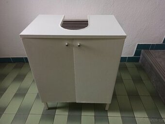 Skříňka pod umyvadlo