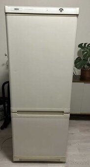 DOVOZ MOŽNÝ lednička Zanussi výška 168 cm