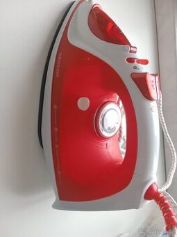 Prodám napařovací žehličku Sencor SSI 5420RD – 2200W