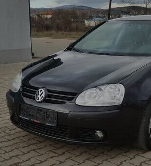 Přední nárazník VW Golf 5