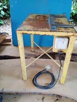 Stolek na ruční okružní pilu mafla