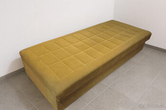 Válenda pružinová s úložným prostorem žlutohnědá