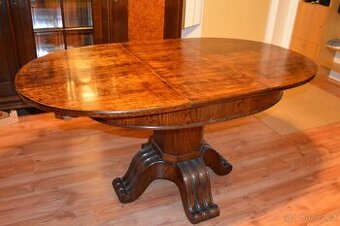 Starožitný jídelní stůl