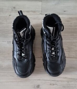 Zimní dívčí boty, vel 35