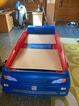 Dětská postel ve tvaru Auta