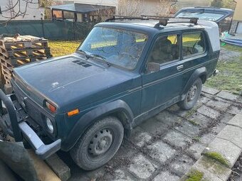 Lada Niva na díly