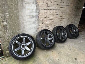 Alu R18 Japan Racing 3 5x114,3 s pneu 225/40/18