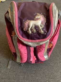 Školní aktovka koník