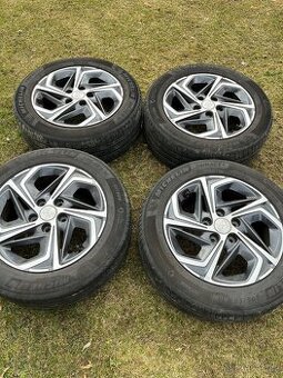 Original alu kola R16 na Hyundai i30 + letní pneu Michelin