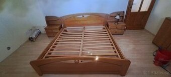 manželská postel, skřínky