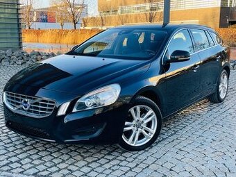 Volvo V60 2.4 D5 5VÁLEC MANUÁL Bi XE SENZORY VÝHŘEV SERVISKA