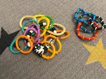 Kroužky na kočárek/hračky
