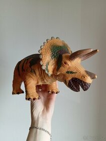 Interaktivní dinosaurus Triceratops