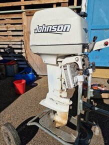 Lodní motor - Johnson 8HP, 2T, r. 2000, kratka noha