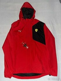 Ferrari pánská bunda s kapucí Rain Red F1 Team 2023