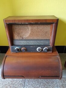 Gramofon, rádio, desky