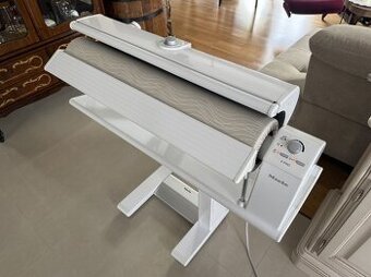 Mandl Žehlička s parním generátorem Miele B995 D, žehlicí st