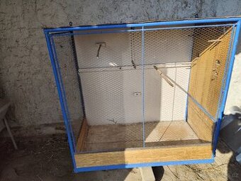 Prodám klec na papoušky