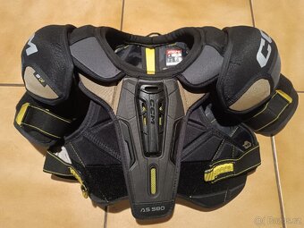 CCM tacks as580 chrániče ramen