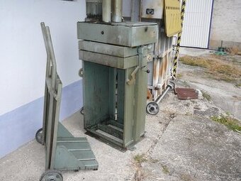Paketovací lis - 1