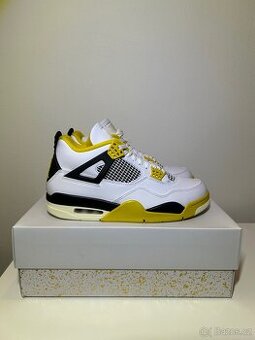 Jordan 4 Vivid Sulfur - 1