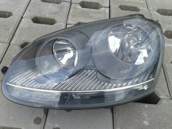 VW Golf 5 levé přední světlo