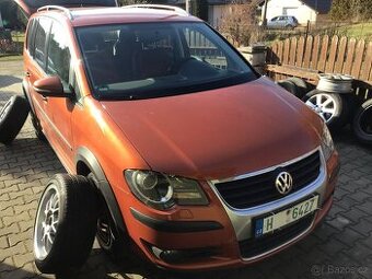 Prodám VW Touran CROSS 1,4TSI,Rv.2009,SERVISKA,7-Míst