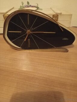 Retro hodiny Prim-Kapka styl Brusel