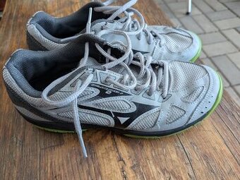 Sálovky, sálová obuv Mizuno vel. 37