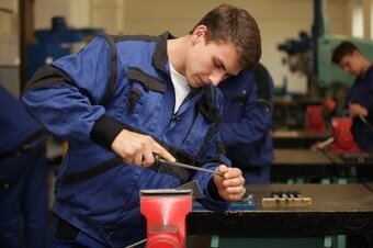 Zámečník/Mechanik na servis a opravu cisternových návěsů/MIL