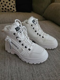 Dámská dívčí zimní obuv zn. Clothes Fashion, vel. 35
