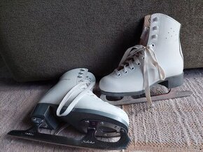 Dívčí lední brusle Botas Dagmar vel. 32