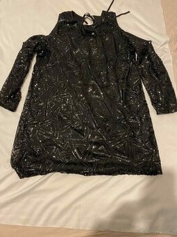 Flitrované černé šaty Boohoo – nové s visačkou