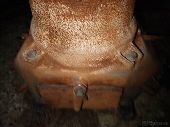 Prodám kouřovod s klapkou na litinový kotel viadrus.