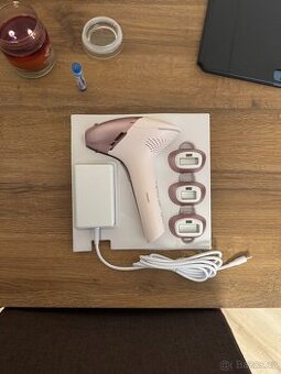 Philips Lumea Series 9000 BRI958
