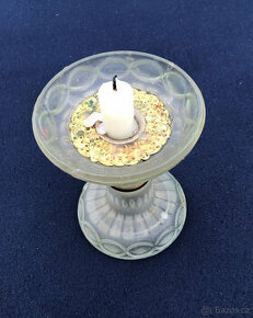 Starý Skleněný Svícen Zdobený