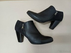 Černé kotníkové boty vel.39