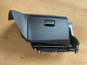 Kastlík u spolujezdce BMW 1 (e87)